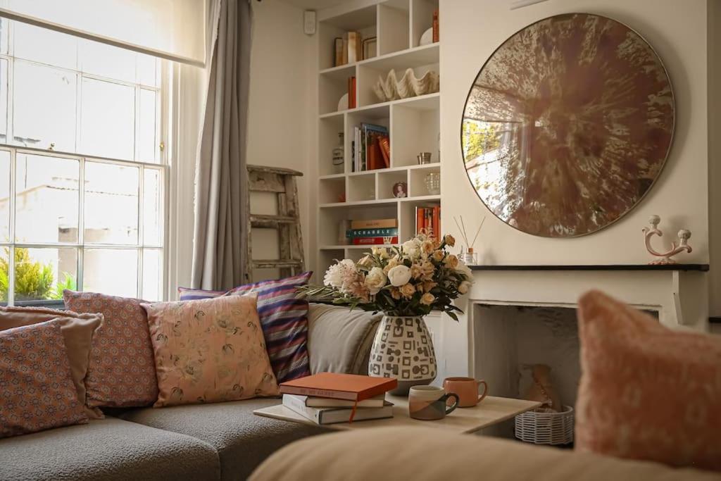 Primrose Cottage - With Private Courtyard & Sun Terrace In Central Bath Exteriör bild