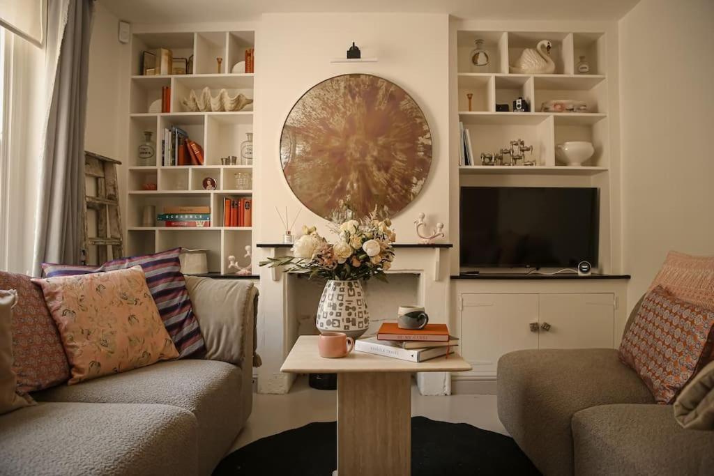 Primrose Cottage - With Private Courtyard & Sun Terrace In Central Bath Exteriör bild