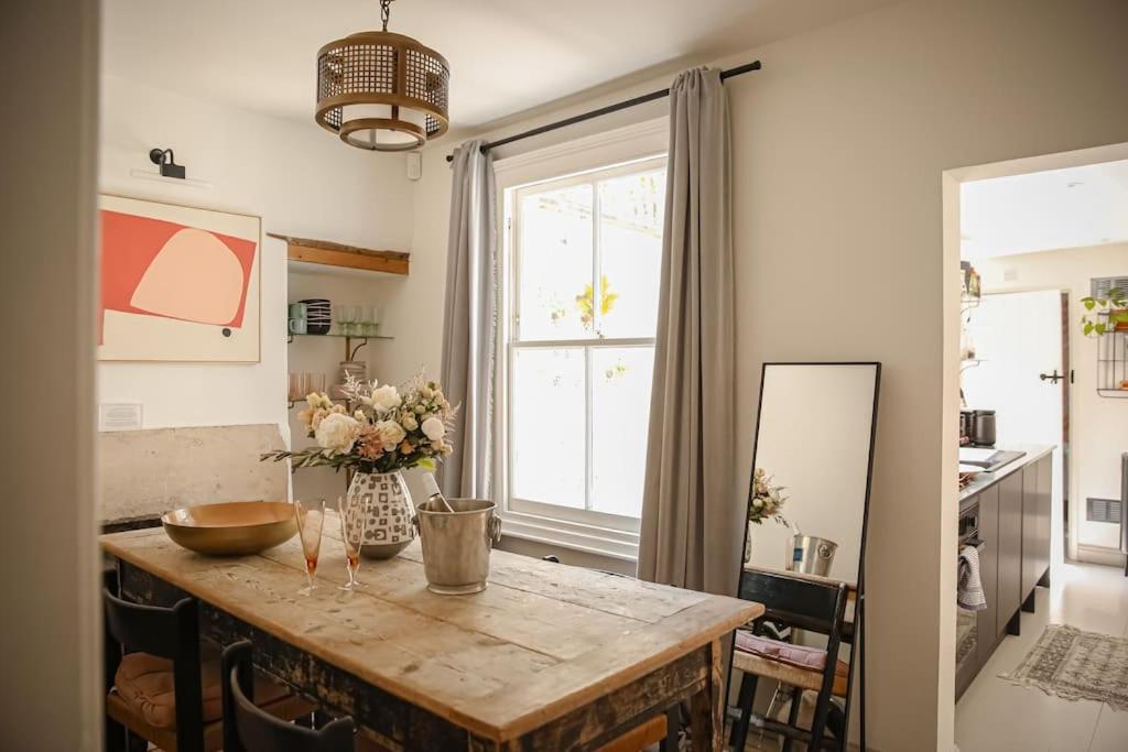 Primrose Cottage - With Private Courtyard & Sun Terrace In Central Bath Exteriör bild